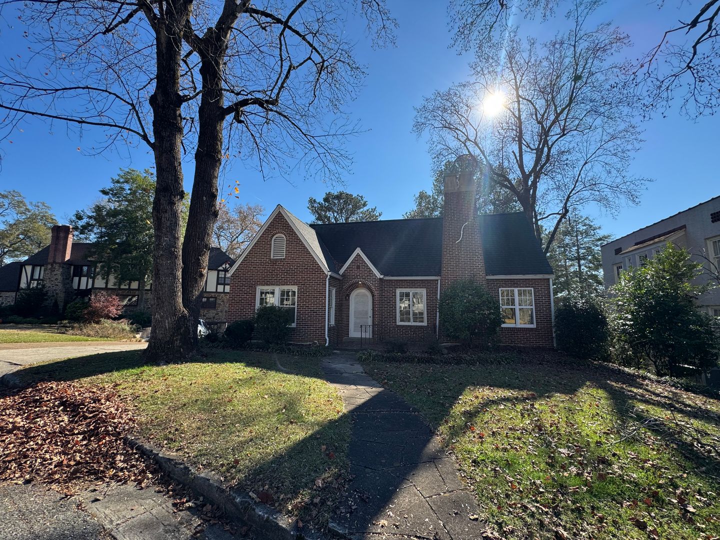 Gadsden House: 107 Mountary Circle