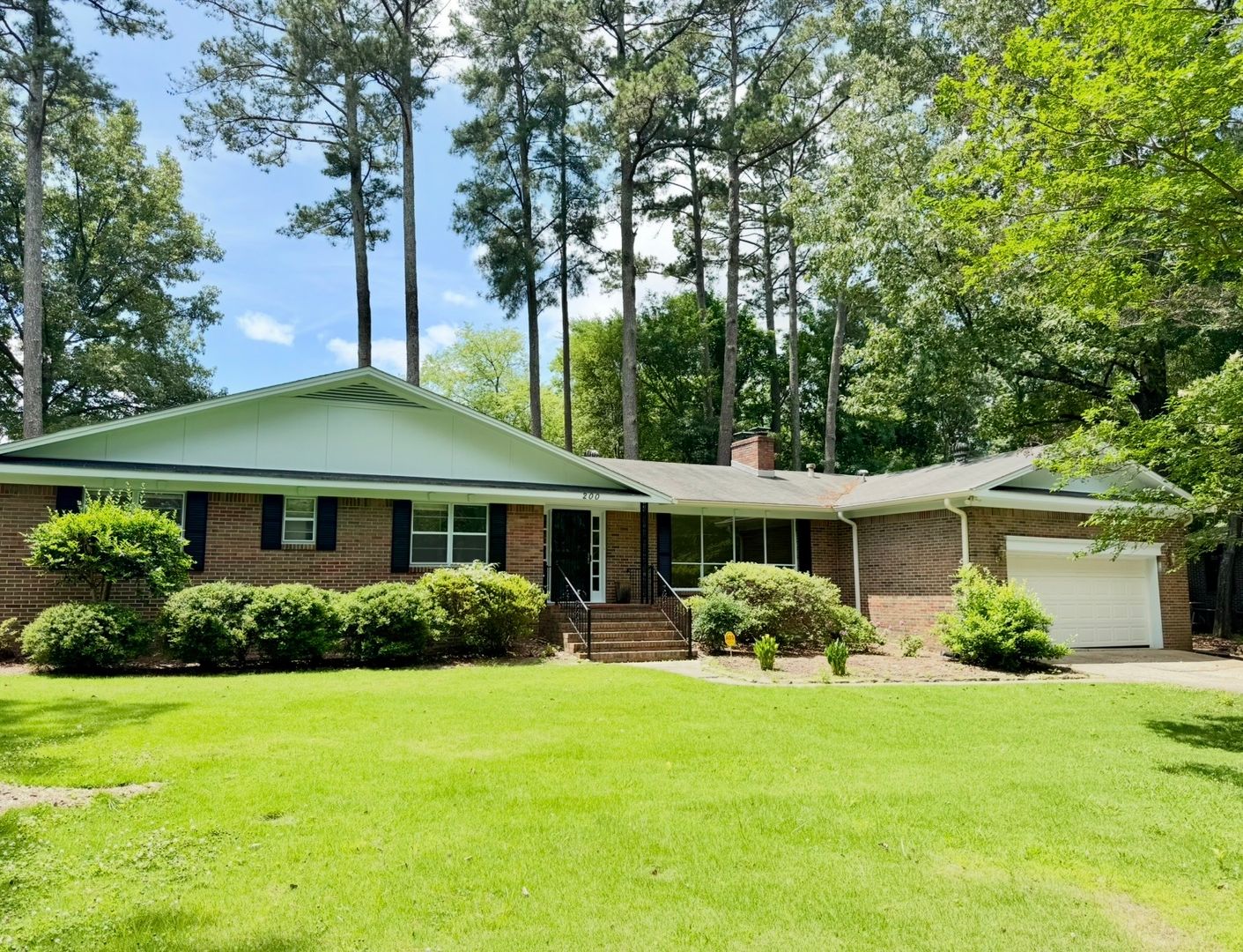 Gadsden House: 200 Brookhaven Drive