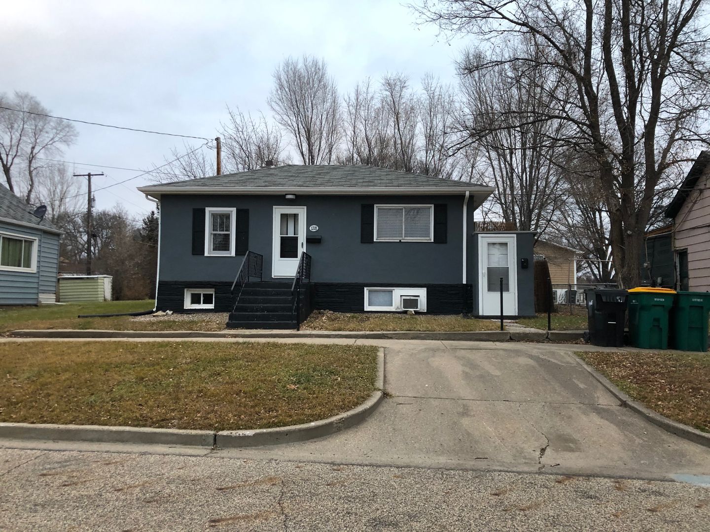 Bismarck Apartment: 1718 E Ave B