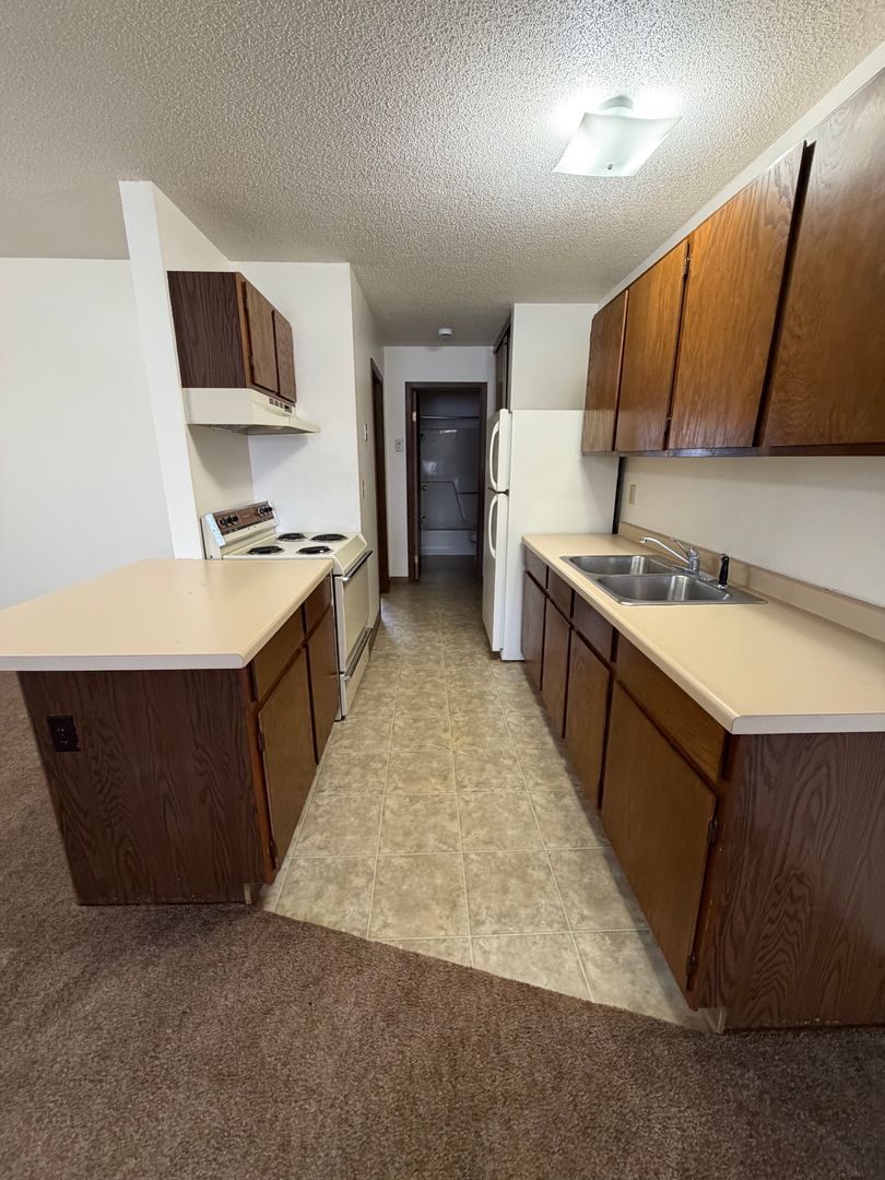 Bismarck Apartment: 1920 N. 11th Street