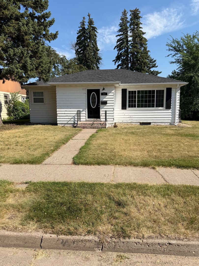 Bismarck House: 108 Seminole Avenue