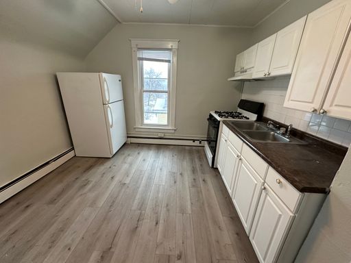 Pet friendly, one bedroom with all utilities paid