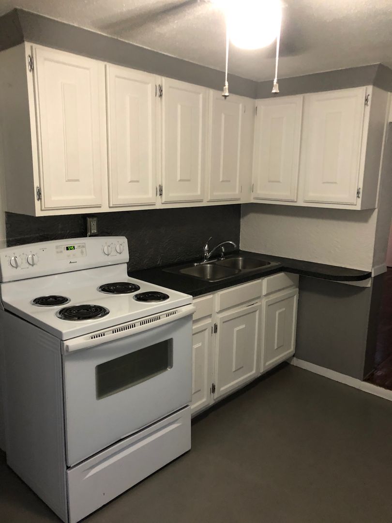 Bismarck Apartment: 1718 E Ave B
