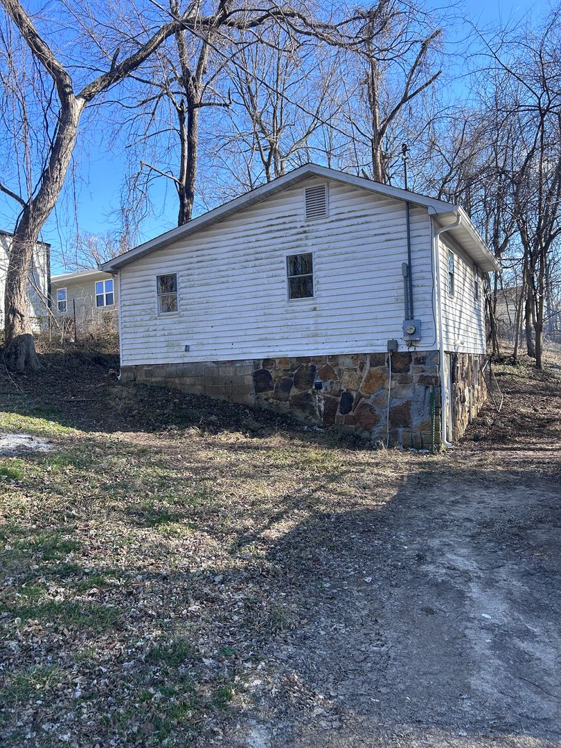 Fordland House: 398 Hill St