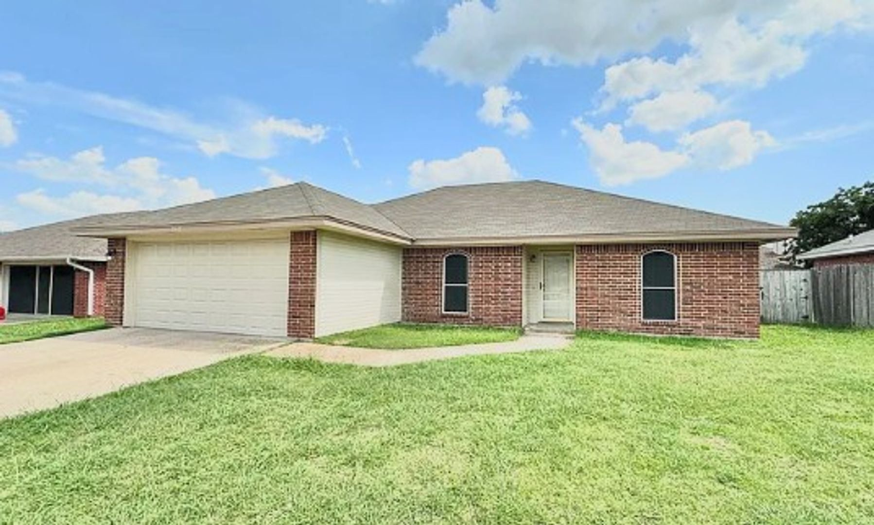 Killeen House: 2010 Sandstone Drive