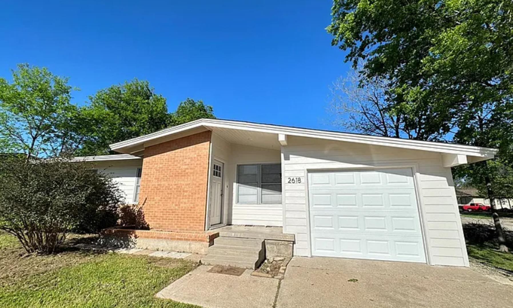 Temple House: 2618 Goliad Street