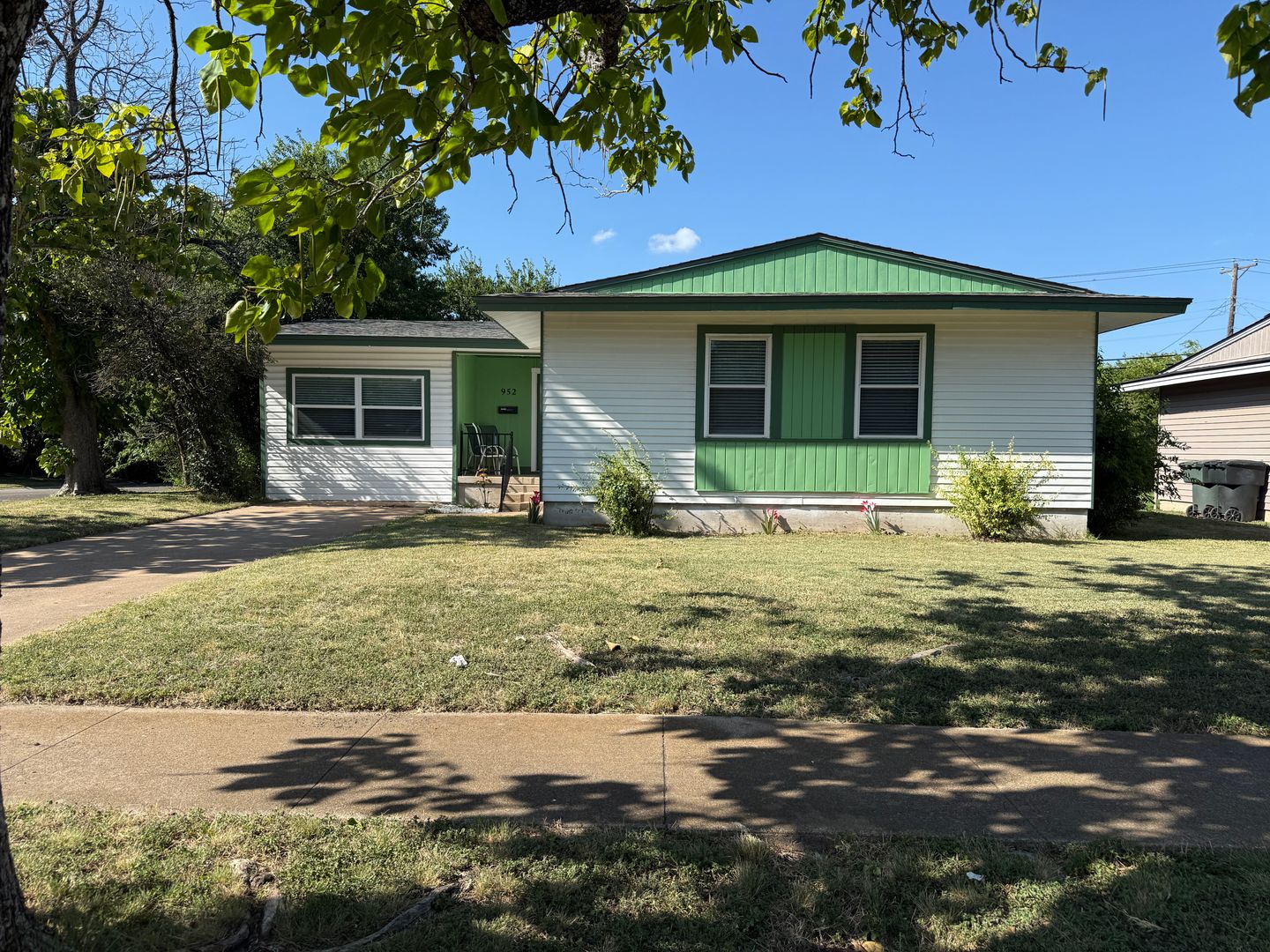 Temple House: 952 Fannin Loop