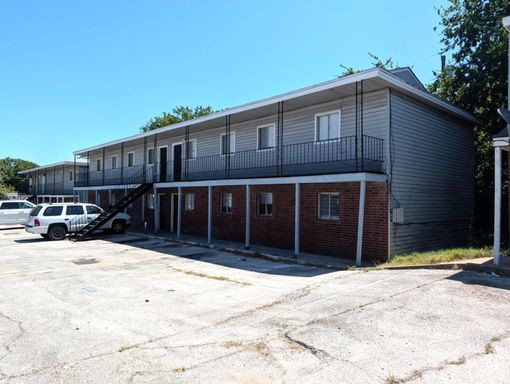 Remodeled! Spacious 3-Bedroom, 2-Bath Apartment - Only $850/Month! – photo 1