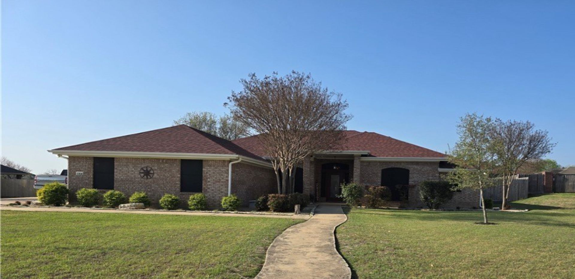 Your Dream Home with a Pool Awaits!