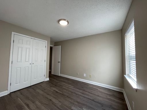 Freshly Updated 2bd Units with Wifi, Stainless Appliances and More! – photo 1