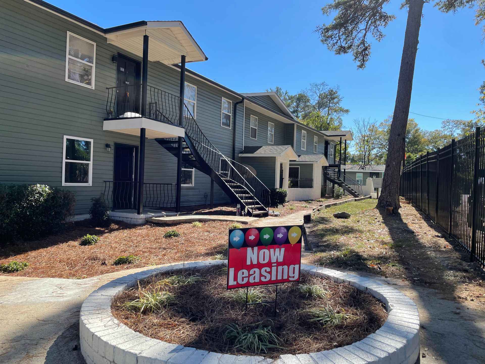 Columbia Apartment: 1300 Johnson Ave