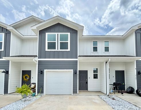 Modern 2 Story 3 Bedroom Town Home – photo 1