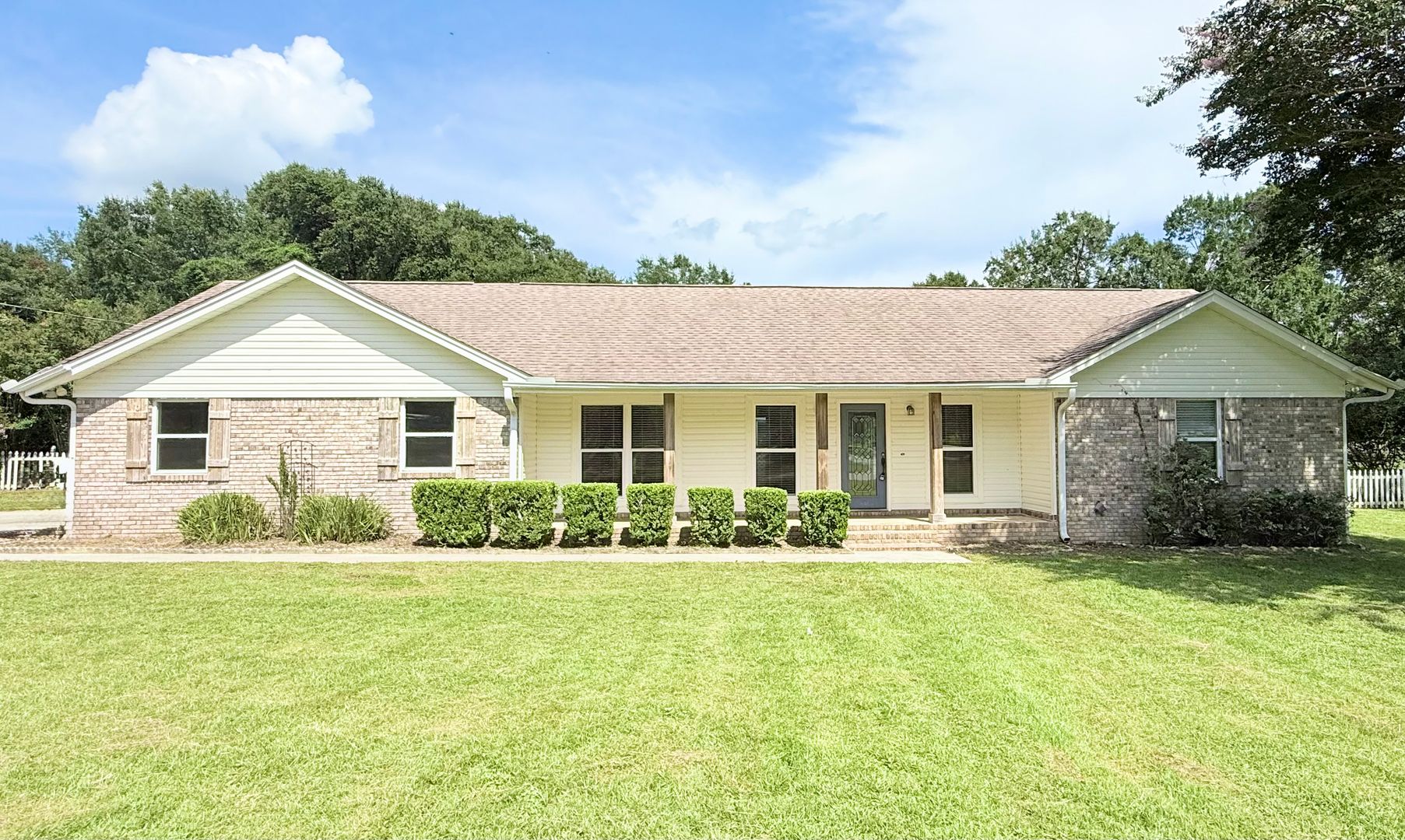 Pace House: 5136 Hamilton Lane