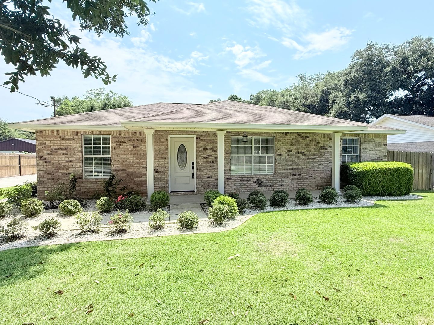 Pace House: 4993 Mayo Circle