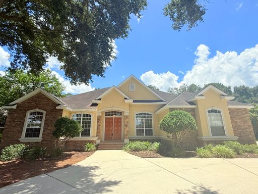 Beautiful Pool Home - Hammersmith Subdivision – photo 1