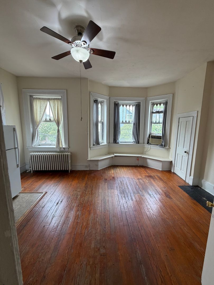Norfolk Apartment: 618 Redgate Ave.
