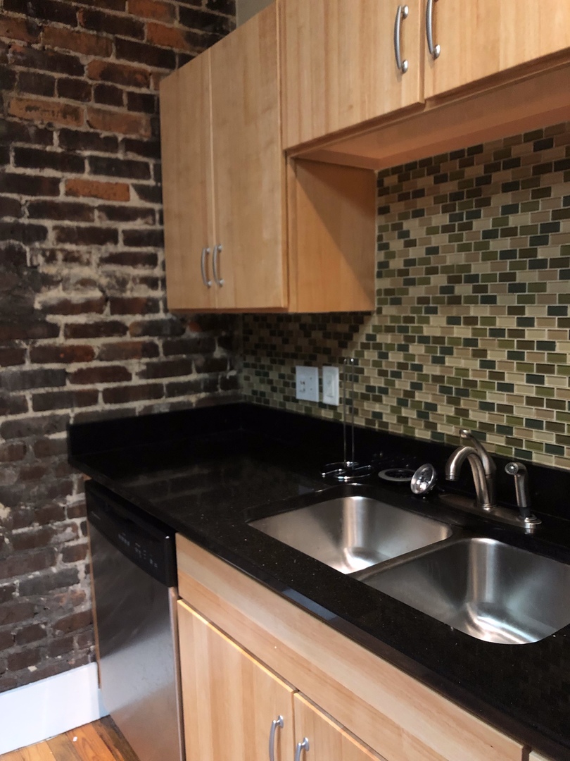 Suffolk Apartment: 126, 128, 130 W Washington St