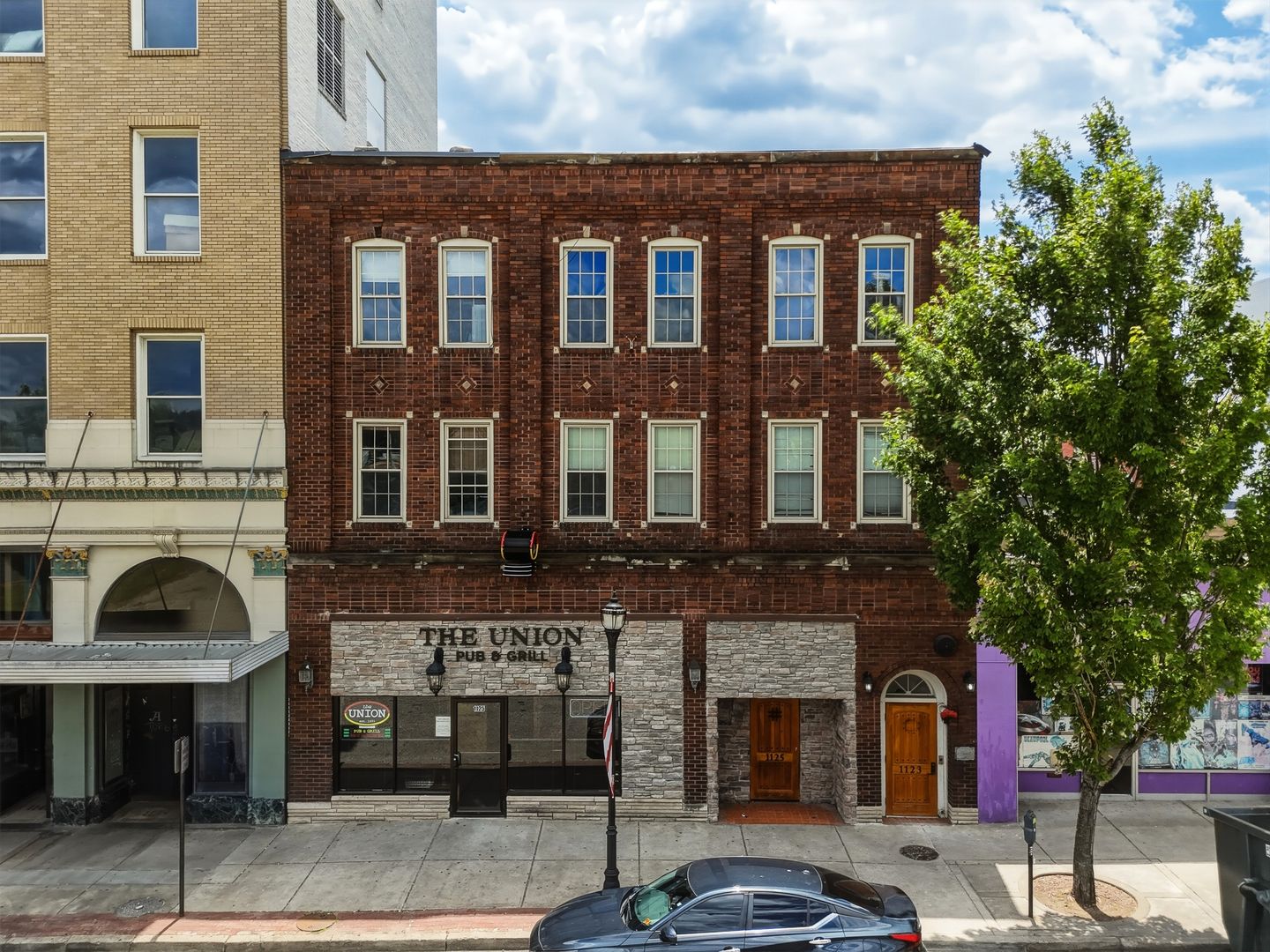 Huntington Apartment: 1123 - 1125 4th Ave