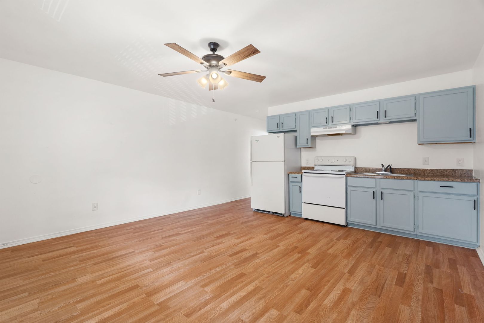 Van Buren Apartment: 1032 S 40th Street