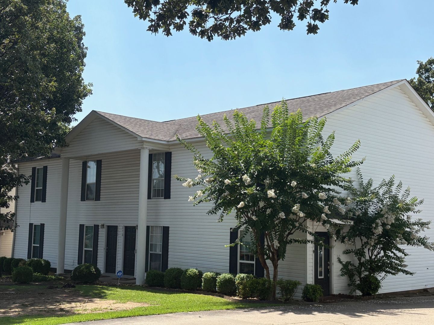 Sherwood Townhome: 250 Apple Valley Drive