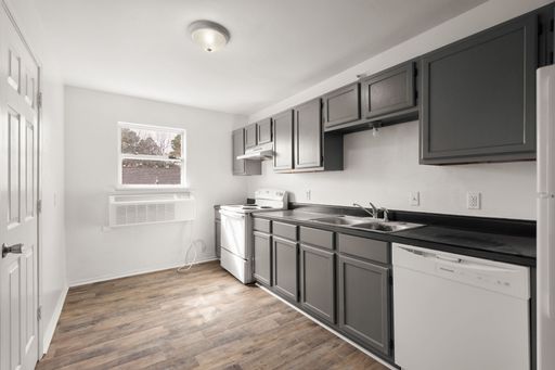 2 bed, 1 bath Newly Remodeled