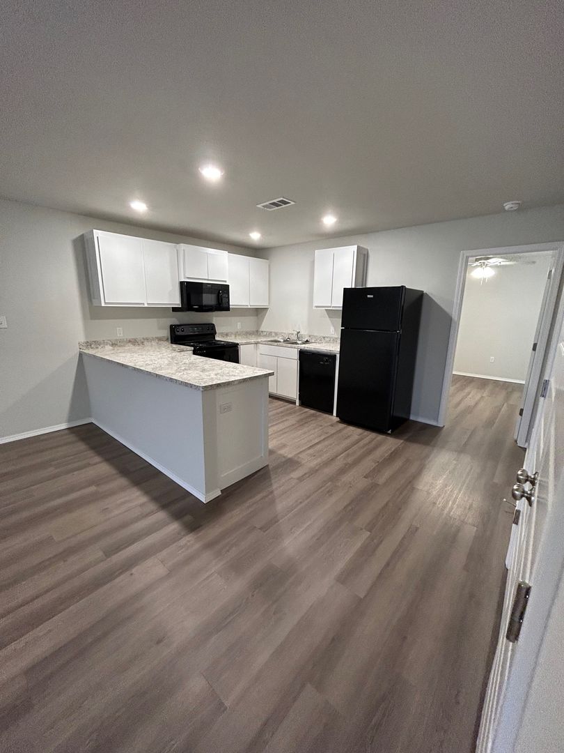 Van Buren Apartment: 3409 Kibler Road
