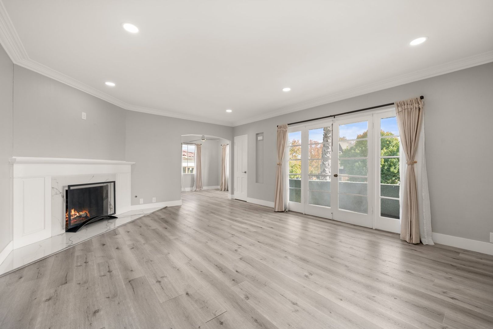 Long Beach Apartment: 29, 33, 35 Kennebec Ave