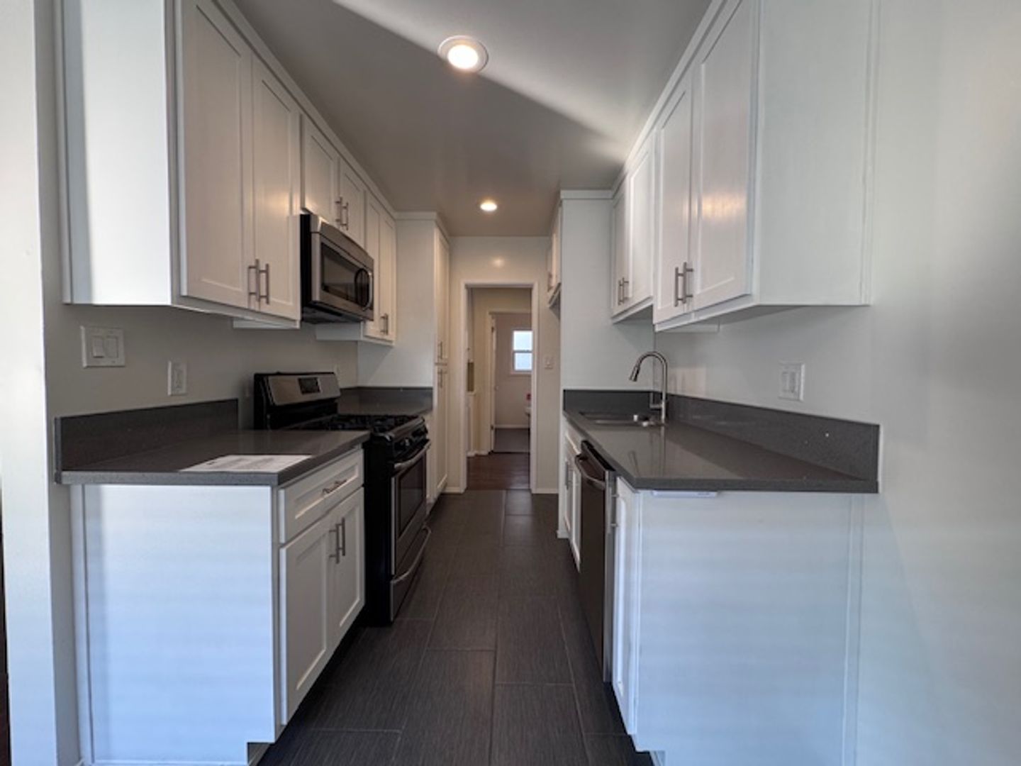 Long Beach Apartment: 1309 E Appleton