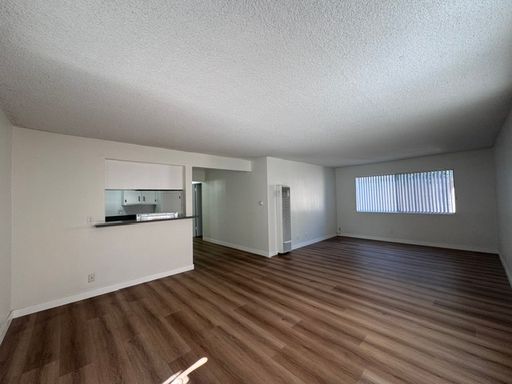 Spacious 3bed & 2 bath Lower Rear Unit in Rose park – photo 1