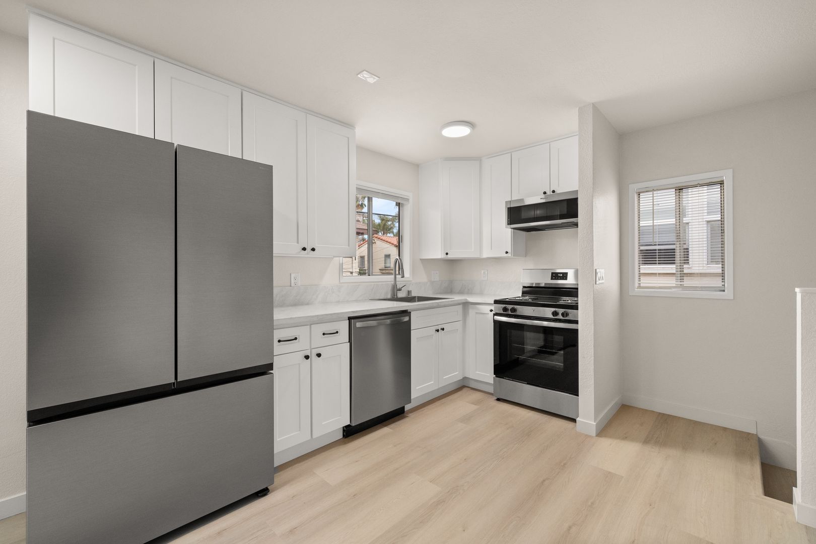 Long Beach Apartment: 29, 33, 35 Kennebec Ave