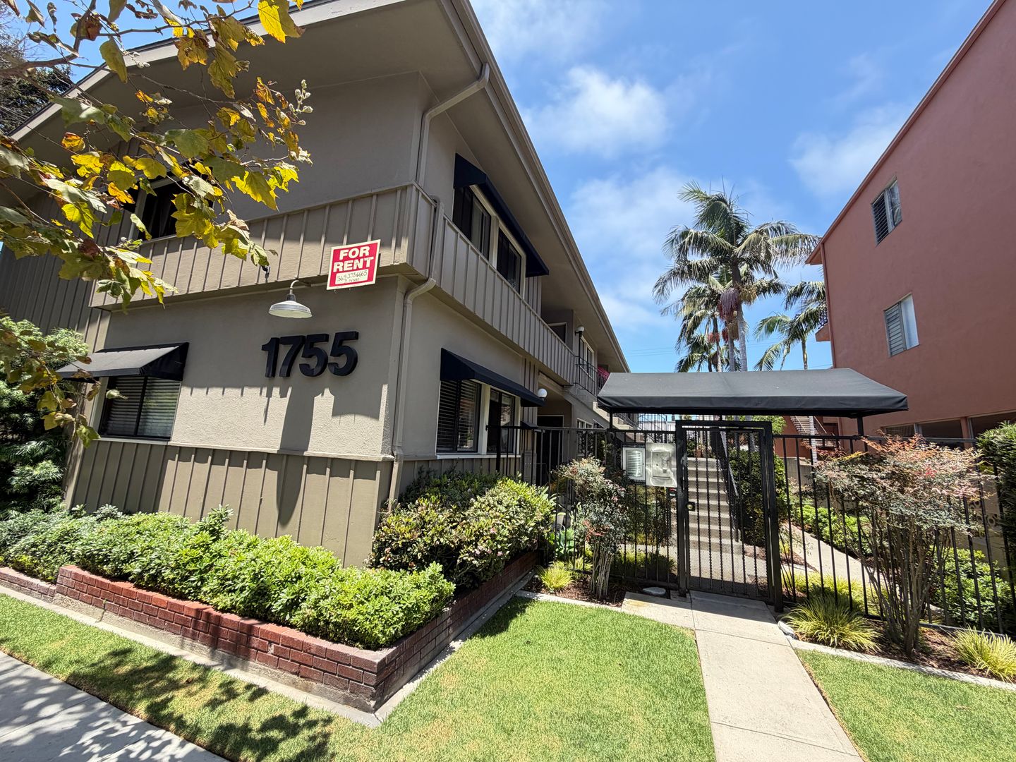 Long Beach Apartment: 1755 E 1st St
