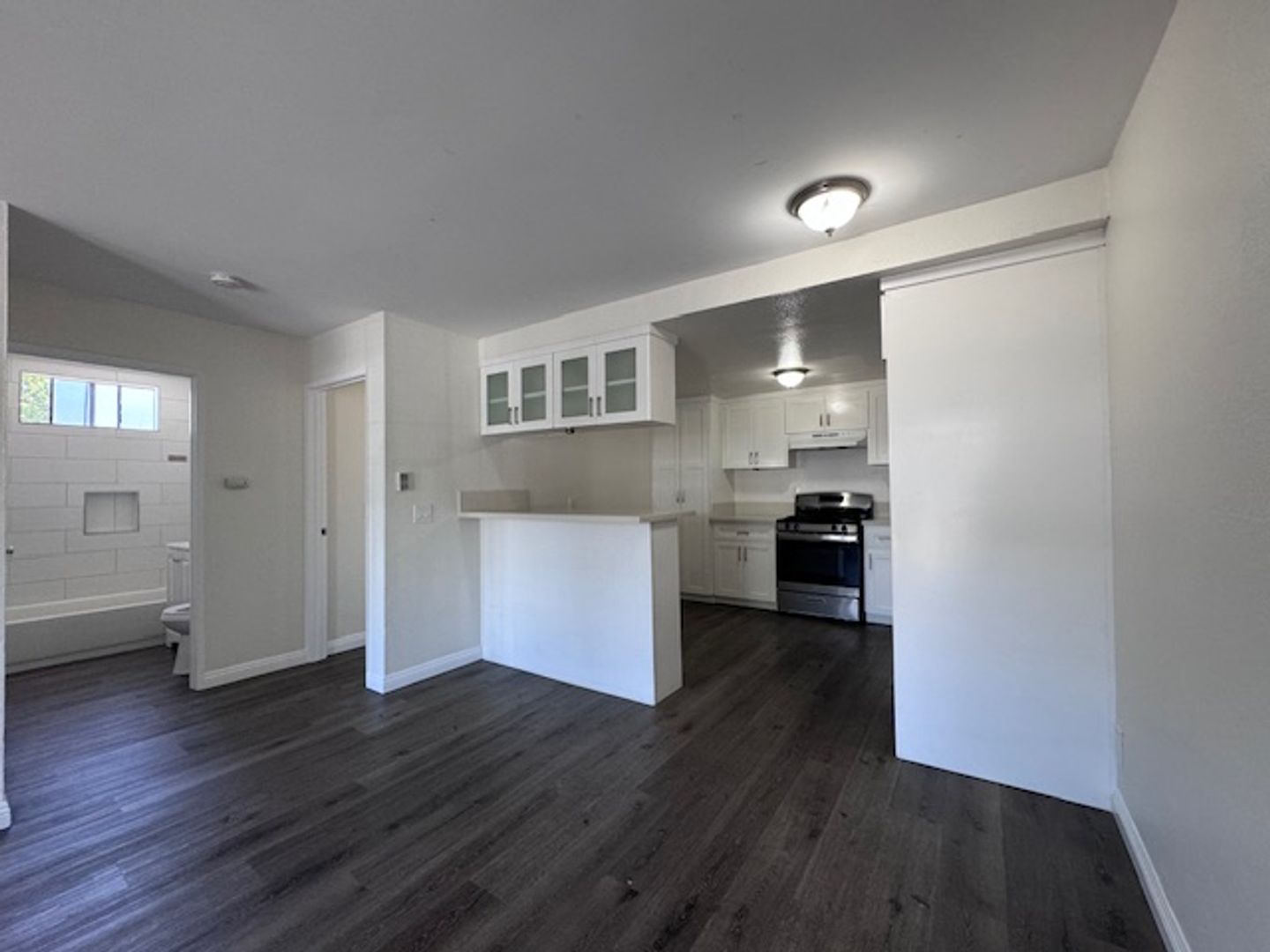 Long Beach Apartment: 36 E Plymouth St