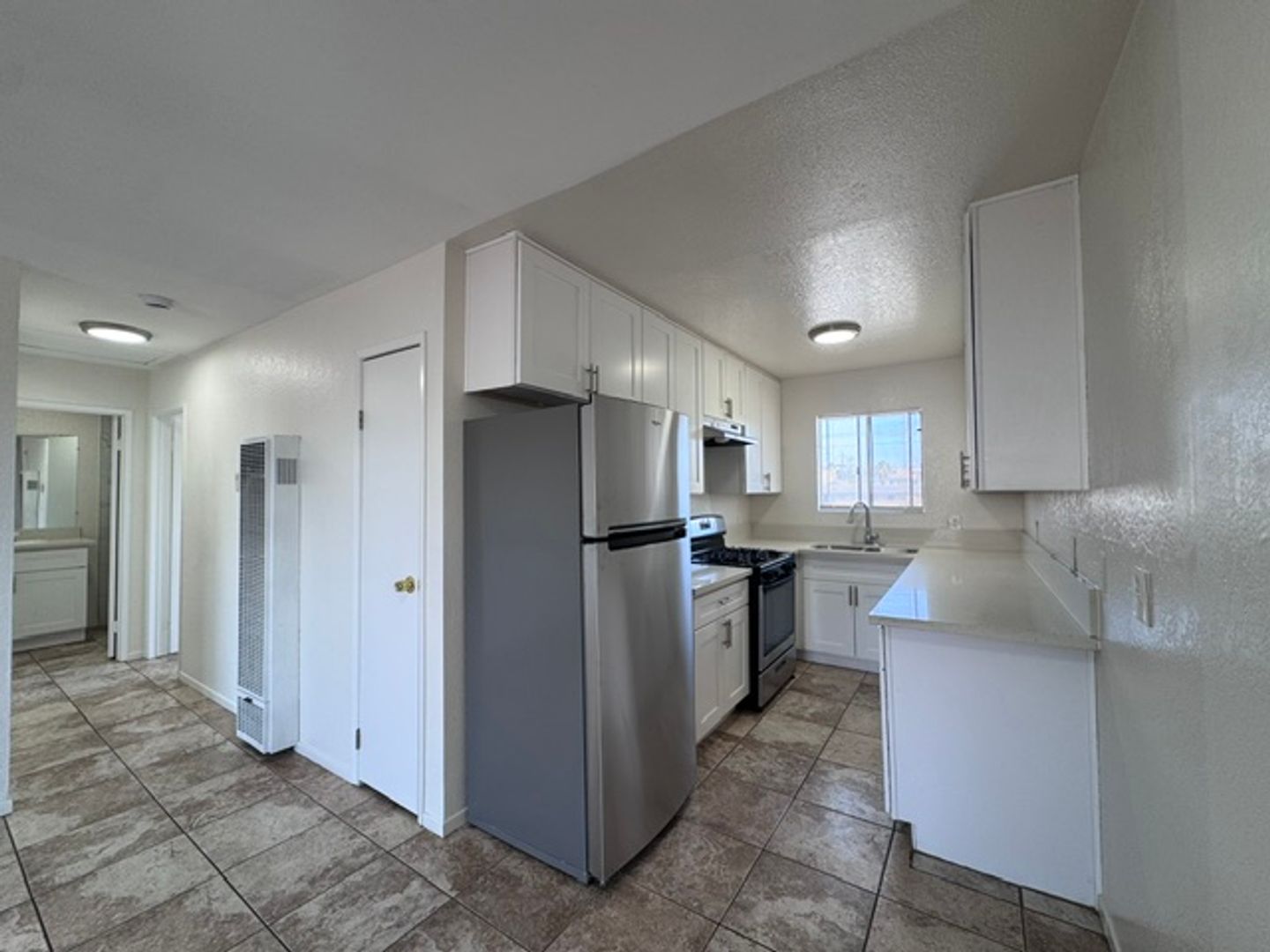 Long Beach Apartment: 1511 Freeman Ave