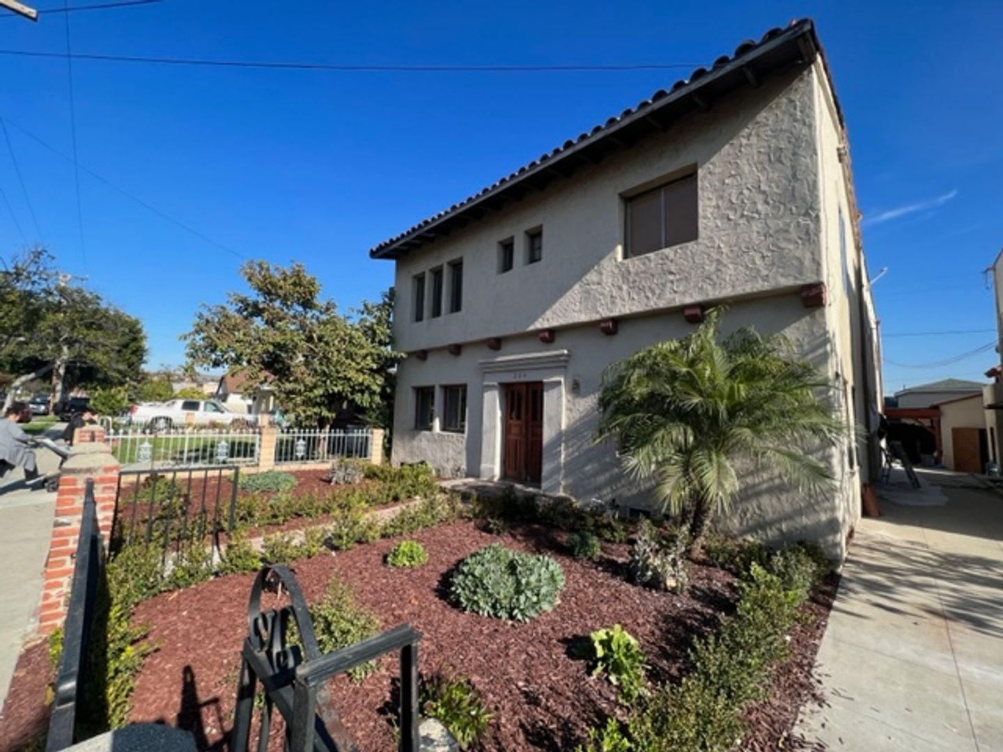 Montebello Apartment: 204 N Maple Ave