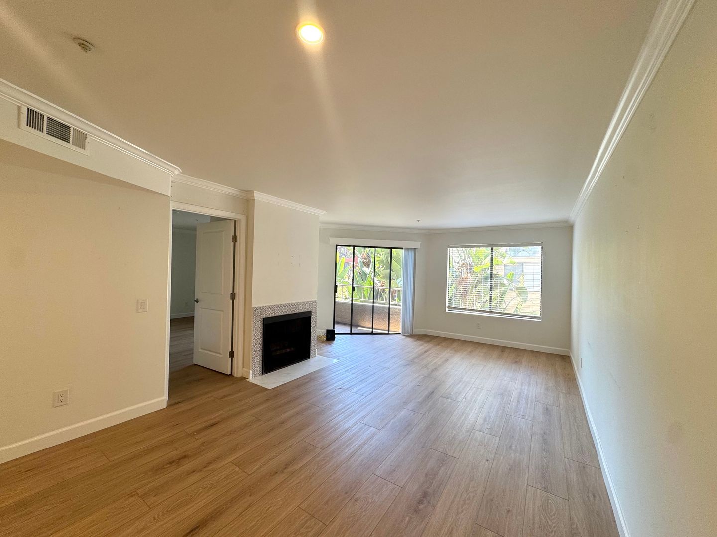 Long Beach Condo: 550 Orange Ave #328