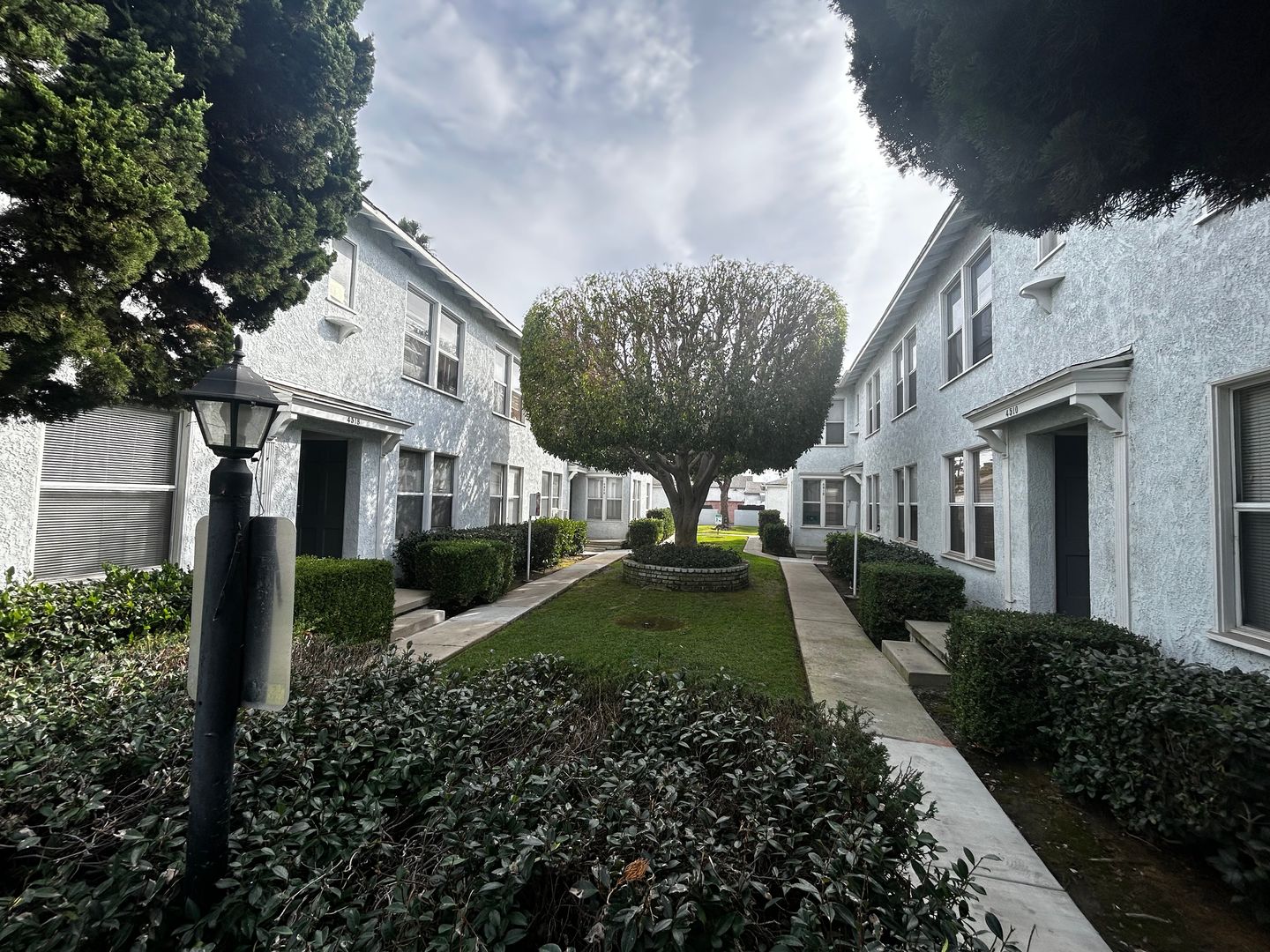 Long Beach Apartment: 4510-4520 N Banner Dr