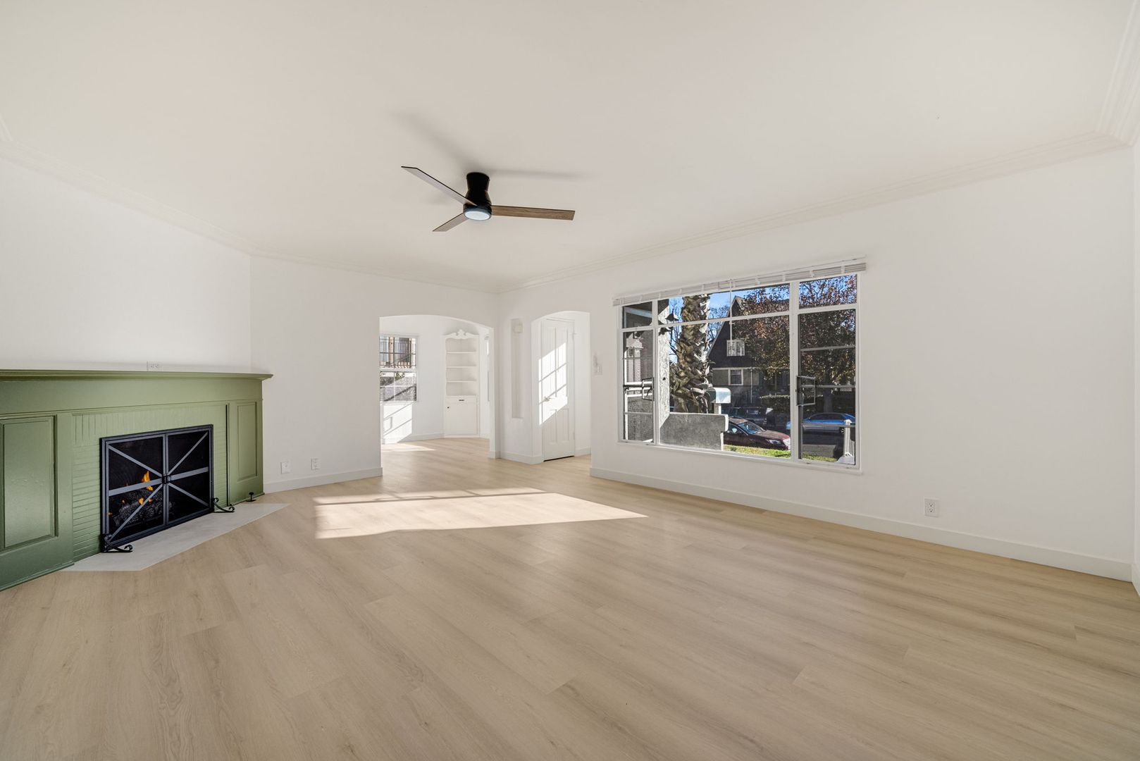 Long Beach Apartment: 29, 33, 35 Kennebec Ave