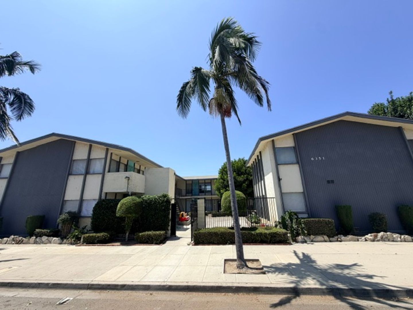 Long Beach Apartment: 6351 Linden Ave