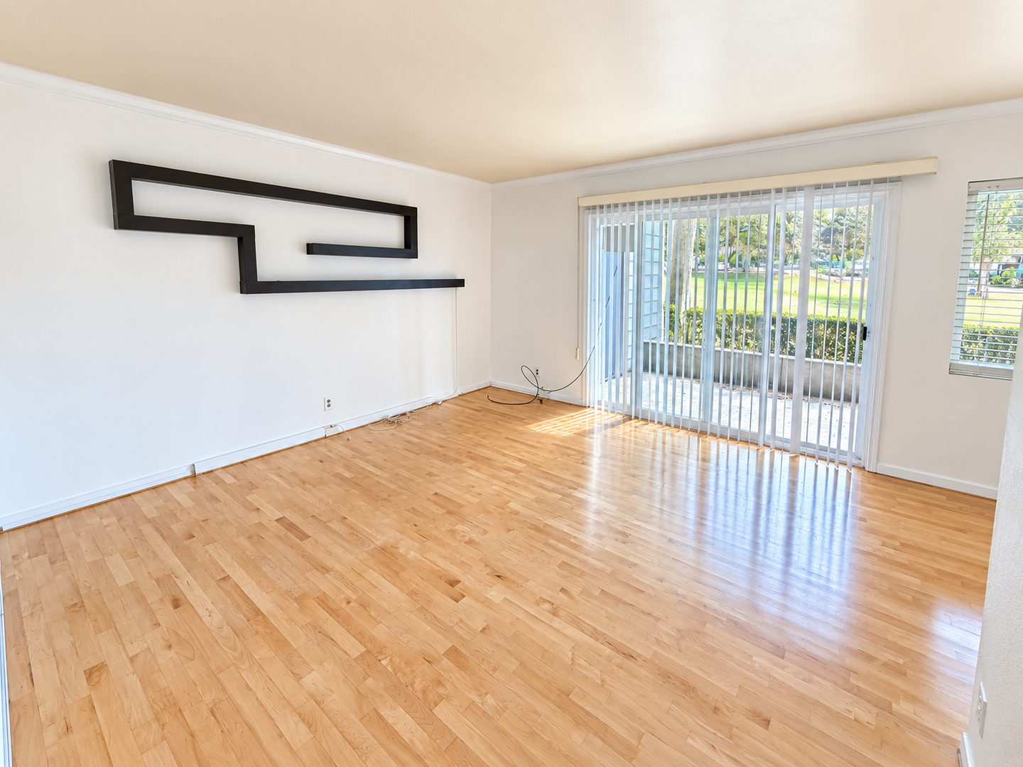 Long Beach Townhome: 6020 Bixby Village Dr #63