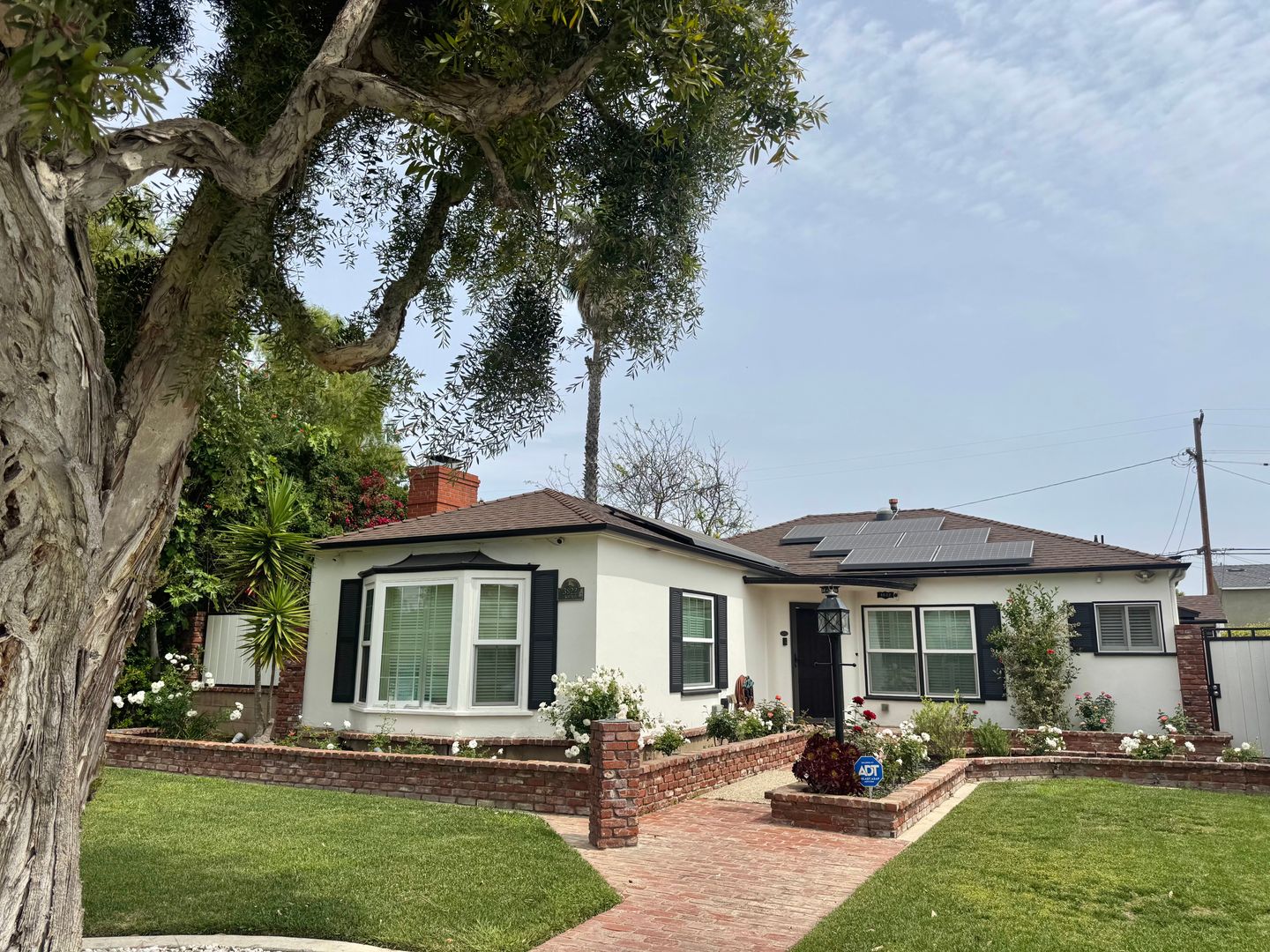 Long Beach House: 3822 Rose Ave