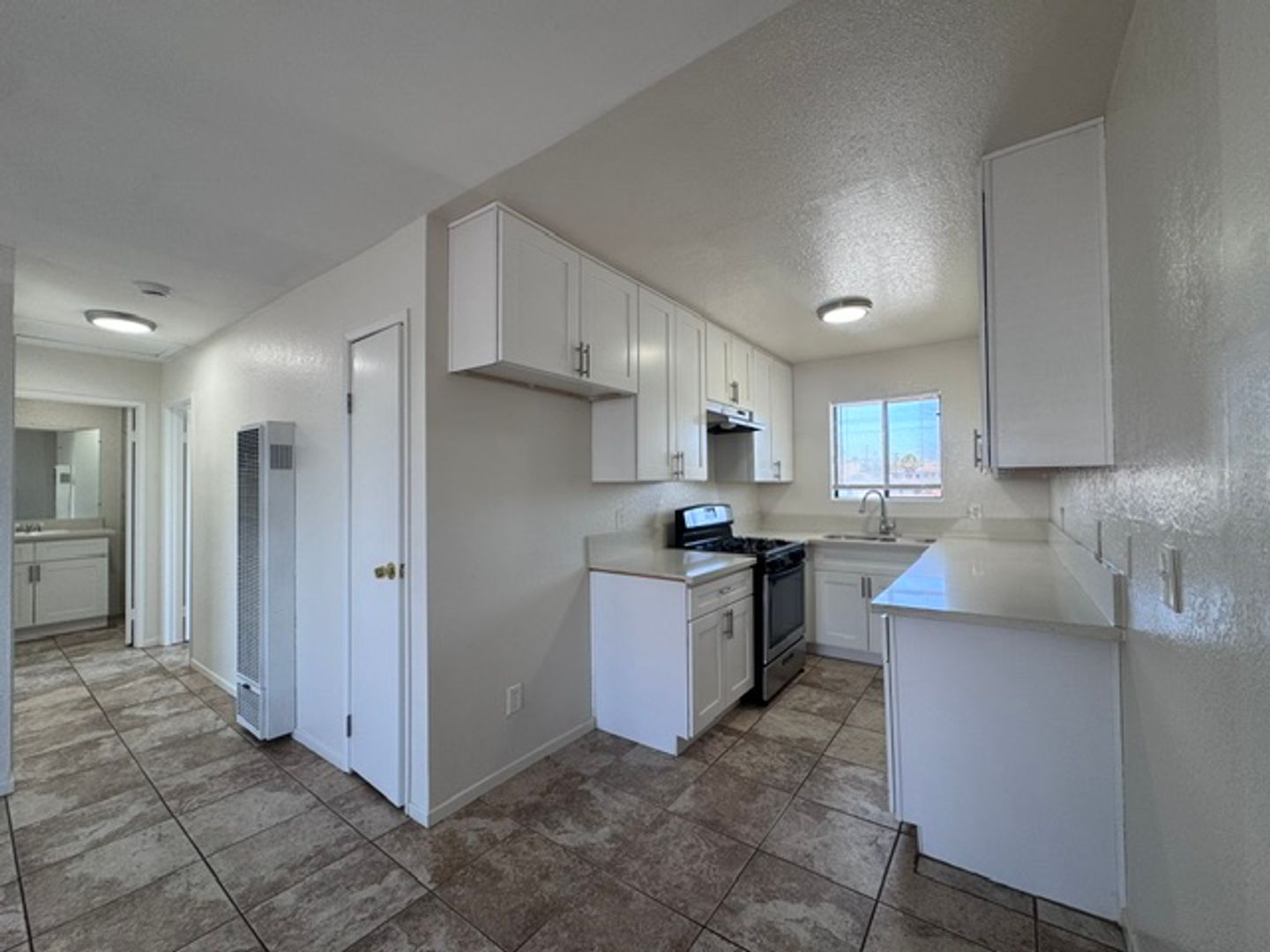 Long Beach Apartment: 1511 Freeman Ave