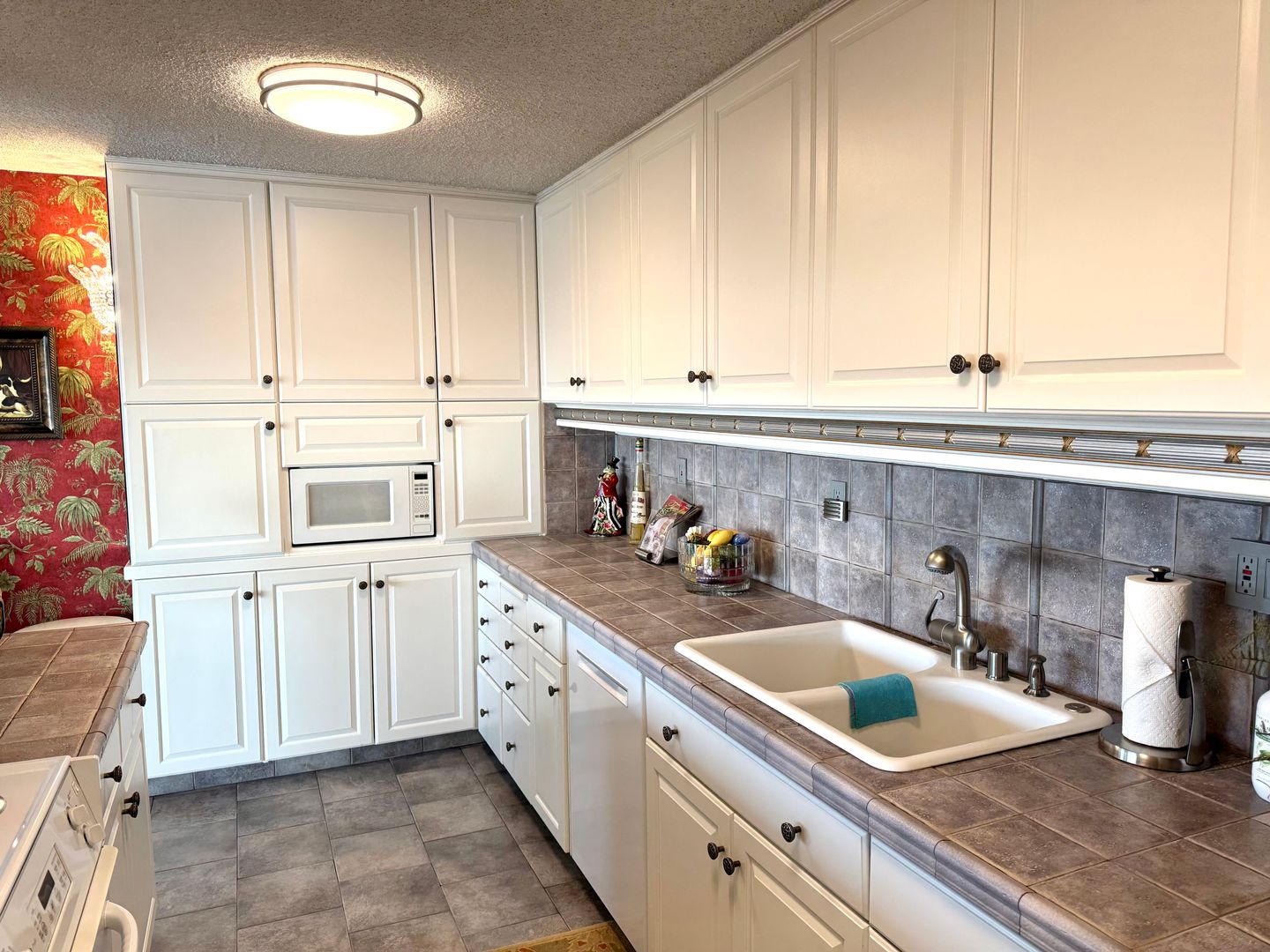 Long Beach Condo: 5400 The Toledo #410
