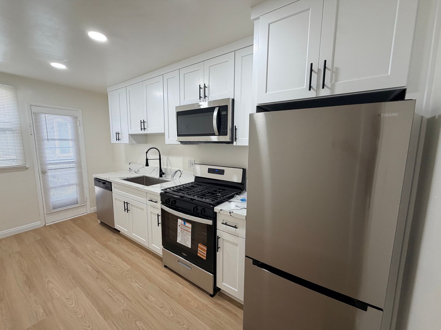 Long Beach Apartment: 4510-4520 N Banner Dr