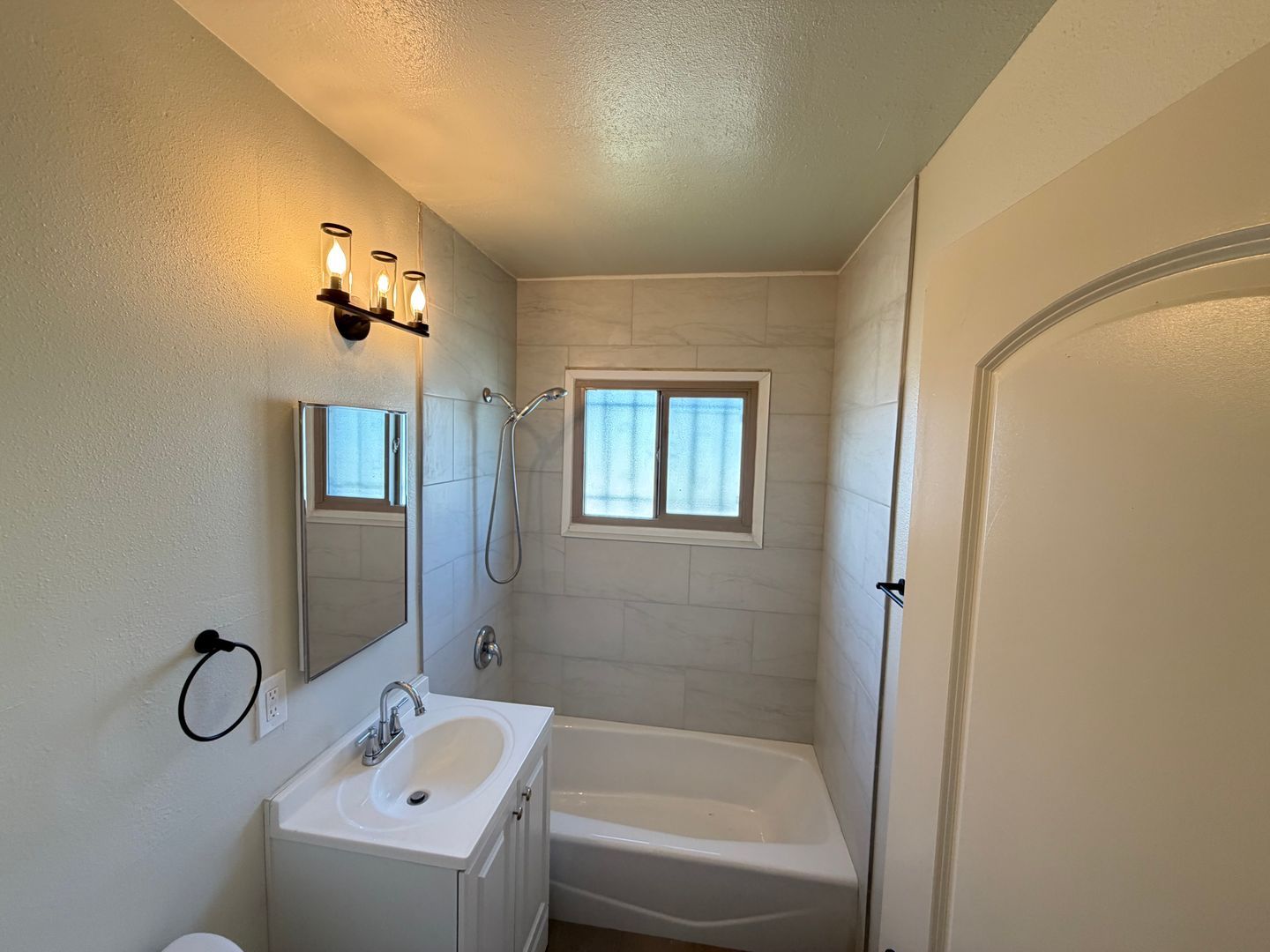 Inglewood Apartment: 10242 Darby Ave