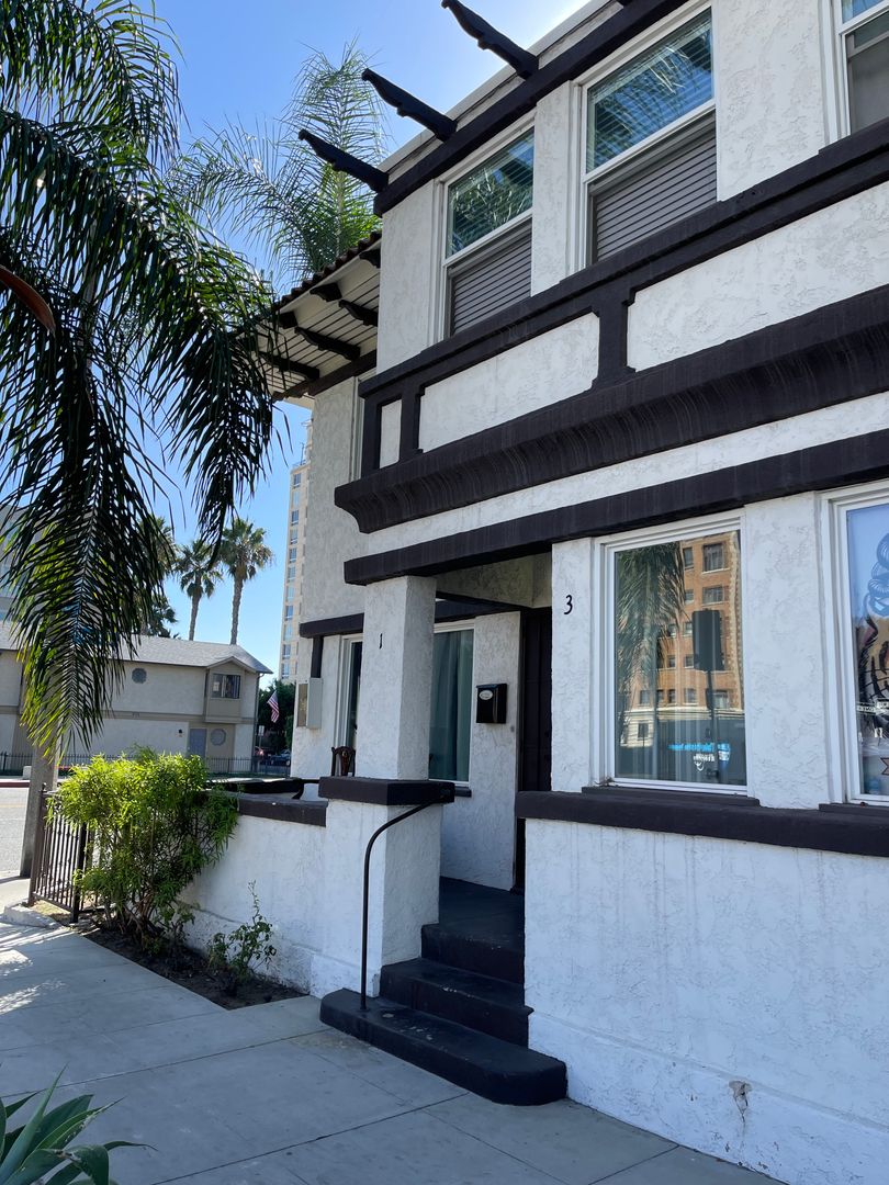 Long Beach Apartment: 3 Bonito Ave