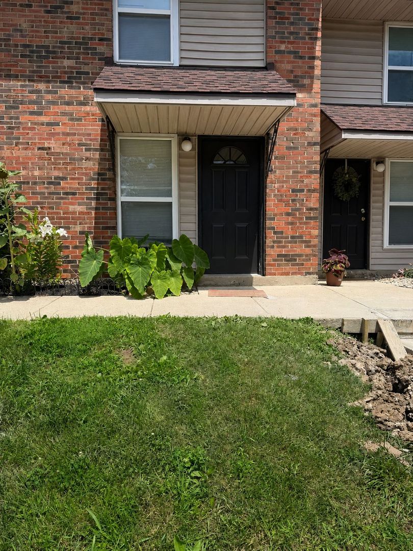 Lebanon Apartment: 800 Franklin Rd.