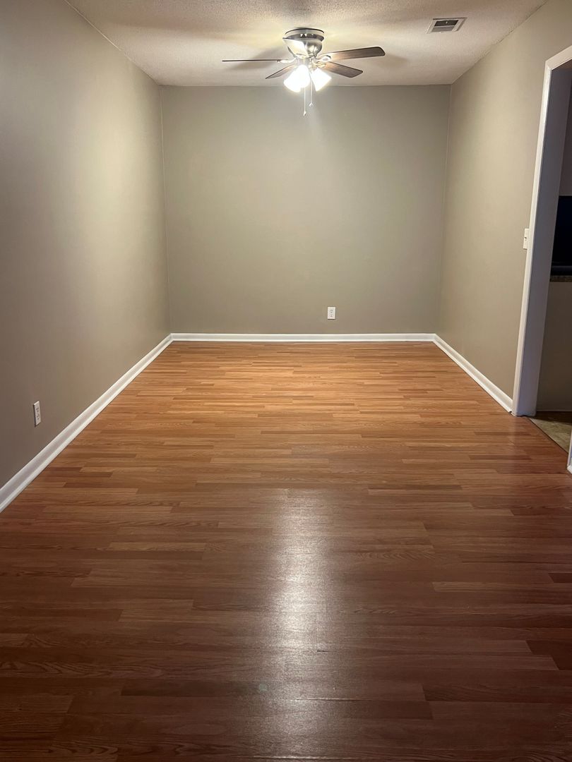 Columbia Apartment: 321 Cambout Street