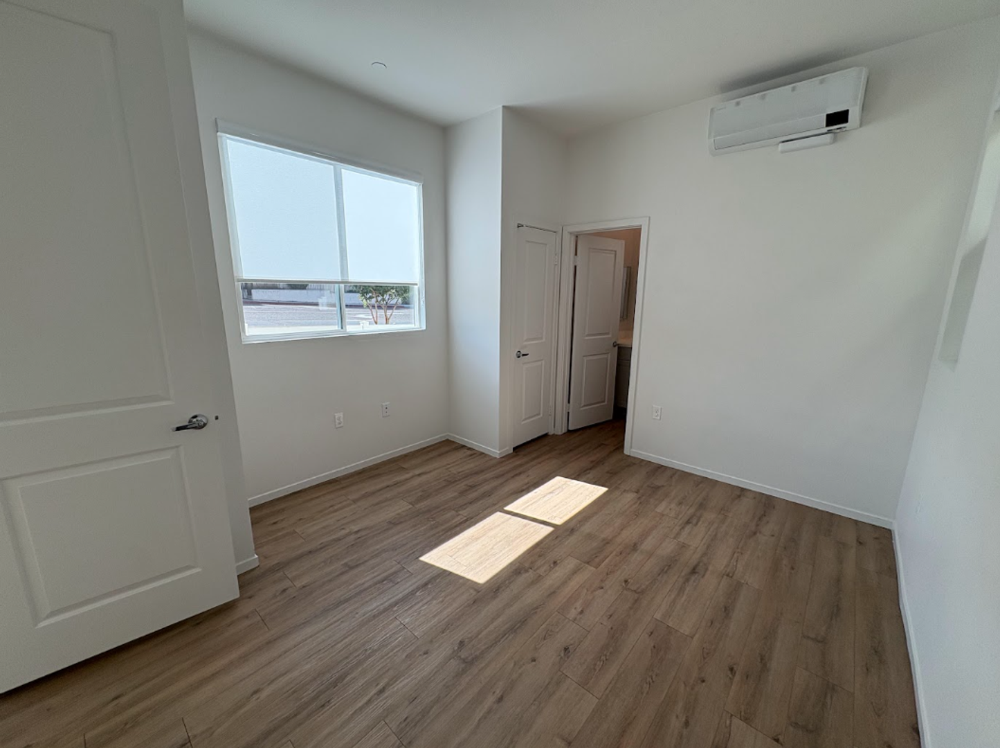 Division &amp; Highland Rowhomes 6 of 9