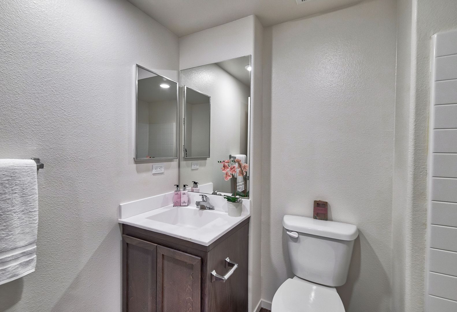 National City Apartment: 142 E 31st Street