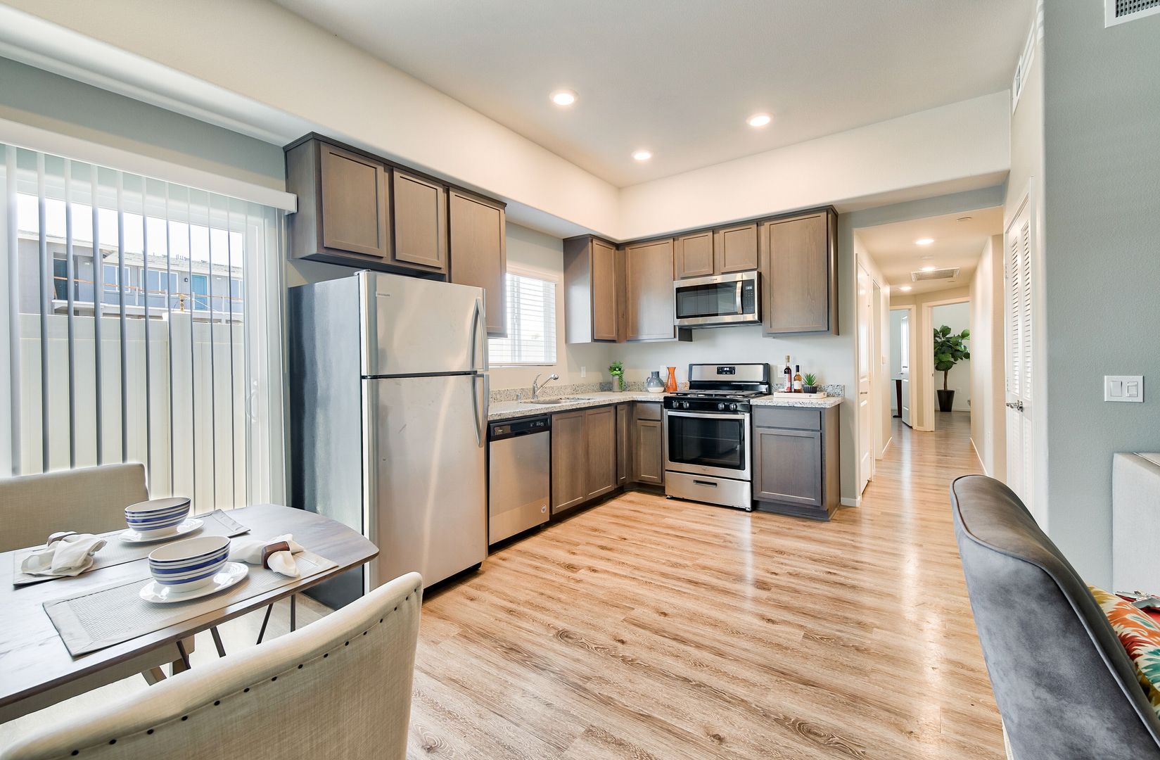 National City Apartment: 142 E 31st Street